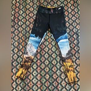 New Balance Women's Scenic Print Leggings - Black, Blue, Yellow